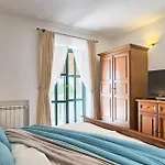 Villa Una *