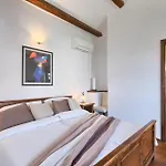 Villa Una