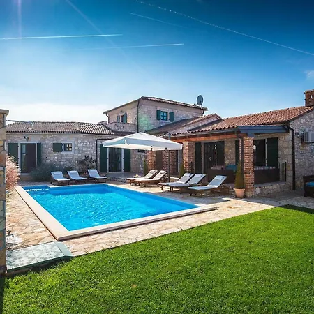 Villa Una