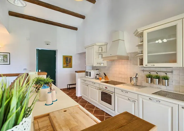 Semesterbostad Villa Una