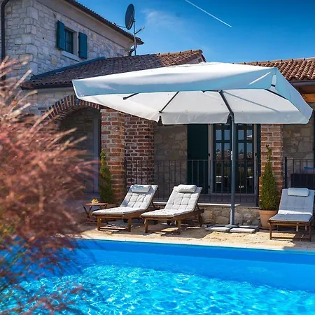 Сasa de vacaciones Villa Una *