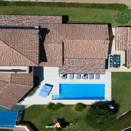 Villa Una Nyaraló *