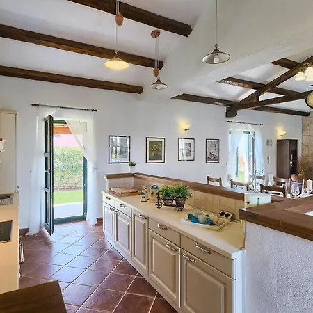 Villa Una Nyaraló *