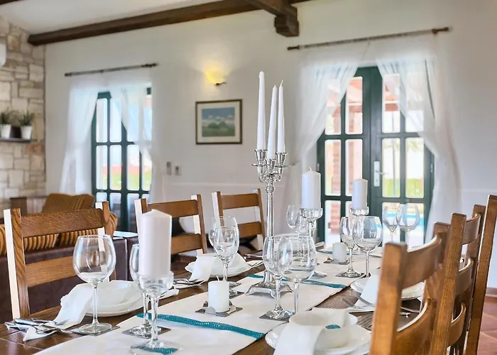 Vikendica Villa Una *